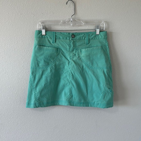 ATHLETA Green Casual Mini Dipper Skirt Skort Pockets Belt Loops Size 2 - Picture 2 of 16